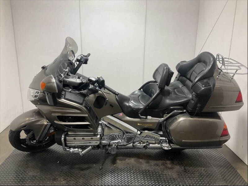 2004 Honda GL1800