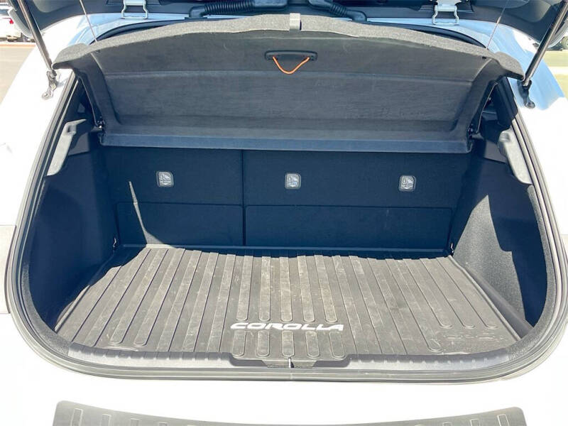 2025 Toyota Corolla Hatchback SE