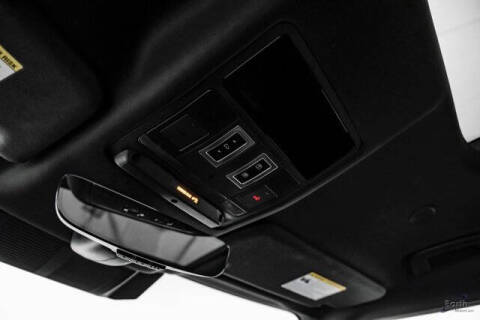 2024 Land Rover Defender 130 P400 X-Dynamic SE