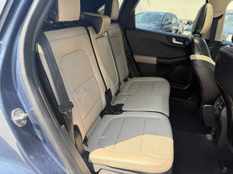 2020 Ford Escape Titanium