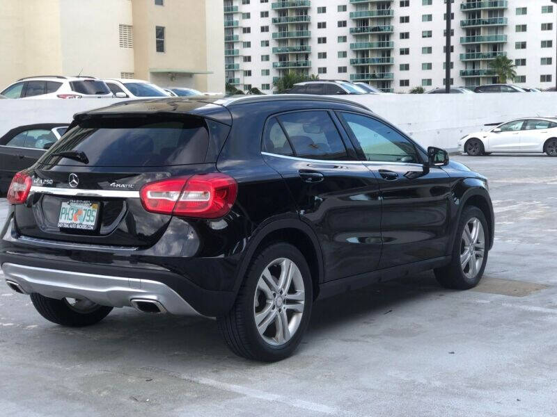 2015 MERCEDES-BENZ GLA-Class SUV / Crossover - $21,999