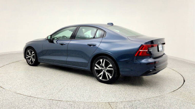 2024 Volvo S60 B5 Core Dark Theme