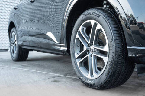 2025 Audi Q5 quattro Premium TFSI