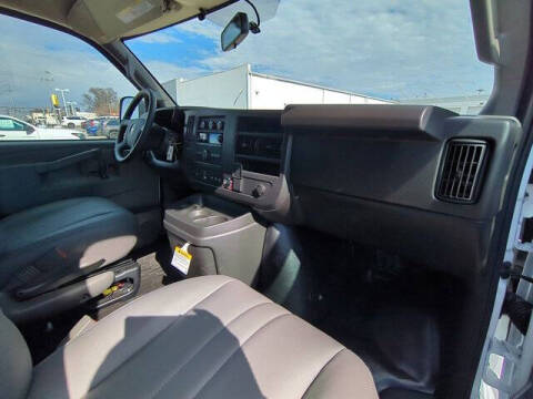 2025 Chevrolet Express 2500