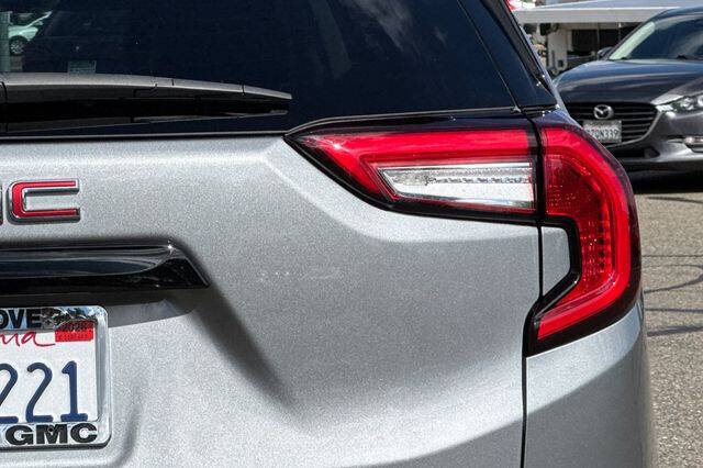 2023 GMC Terrain SLT