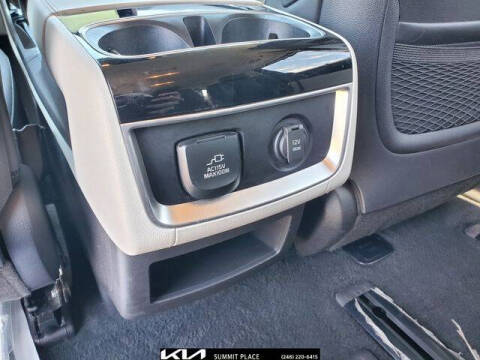 2023 Kia Carnival SX