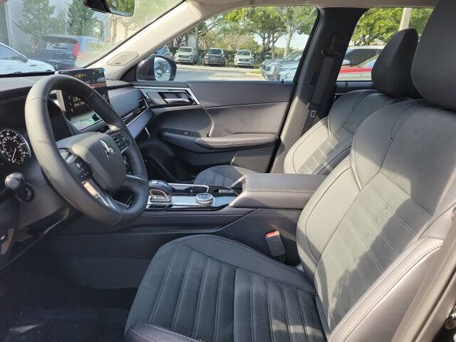 2026 Mitsubishi Outlander SE