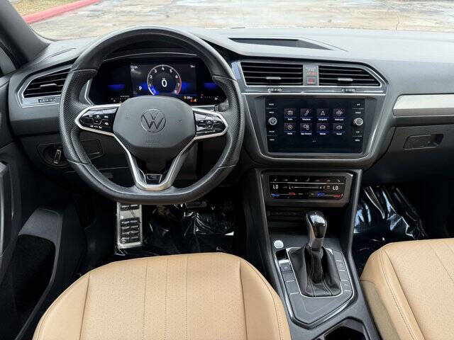 2022 Volkswagen Tiguan SE R-Line Black