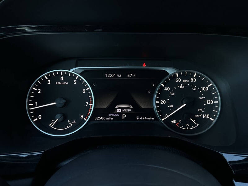 2025 Nissan Pathfinder SV