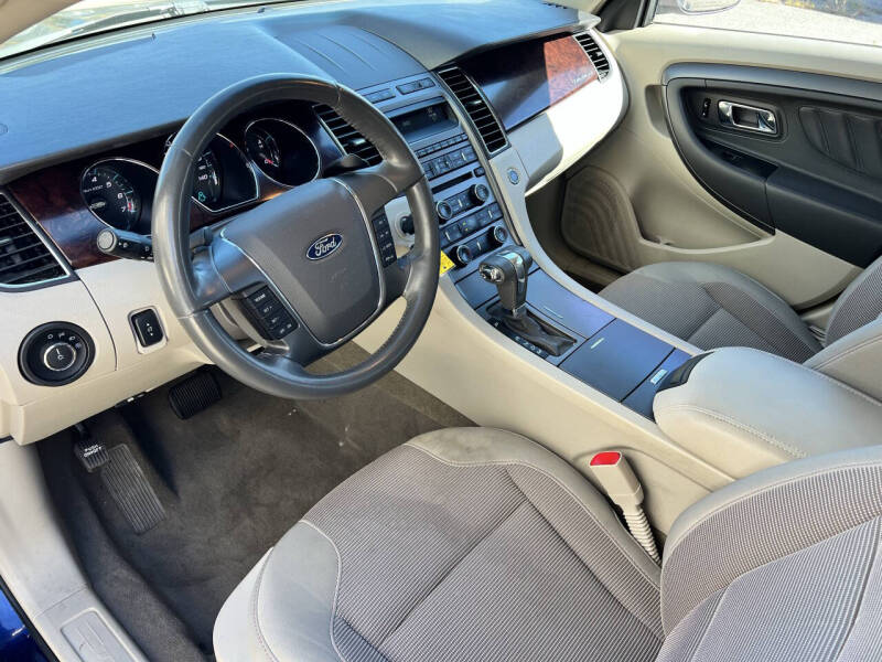 2011 Ford Taurus SEL