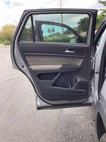 2022 Volkswagen Atlas Cross Sport SE