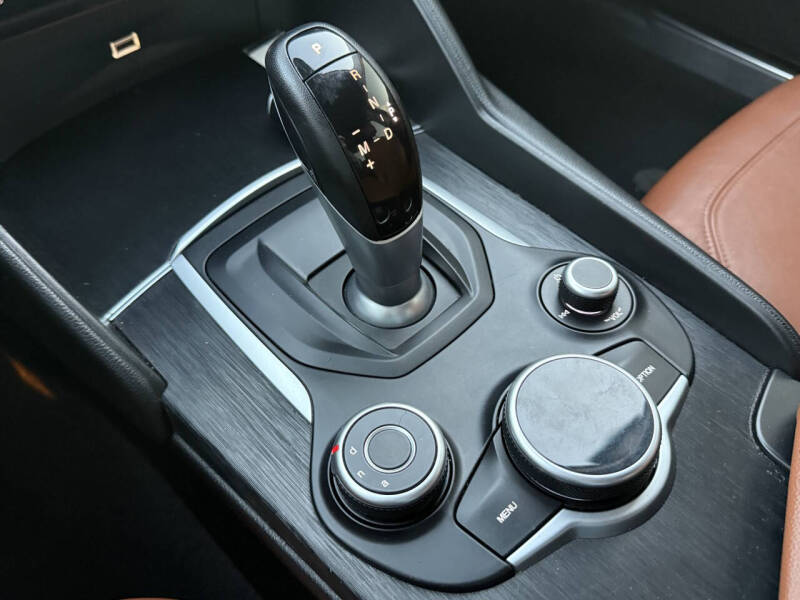 2019 Alfa Romeo Giulia Sport