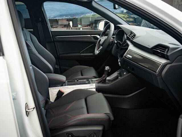 2025 Audi Q3 quattro S line Prem Plus 45 TFSI