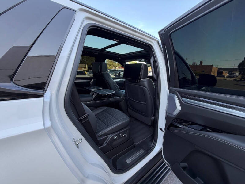 2025 Cadillac Escalade-V