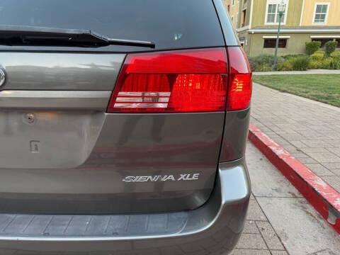 2004 Toyota Sienna XLE 7 Passenger