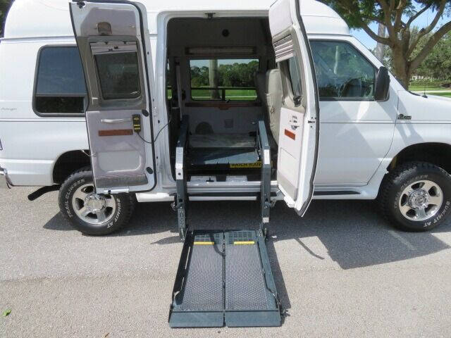 2010 Ford E-Series E-350 SD