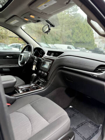 2017 Chevrolet Traverse LT