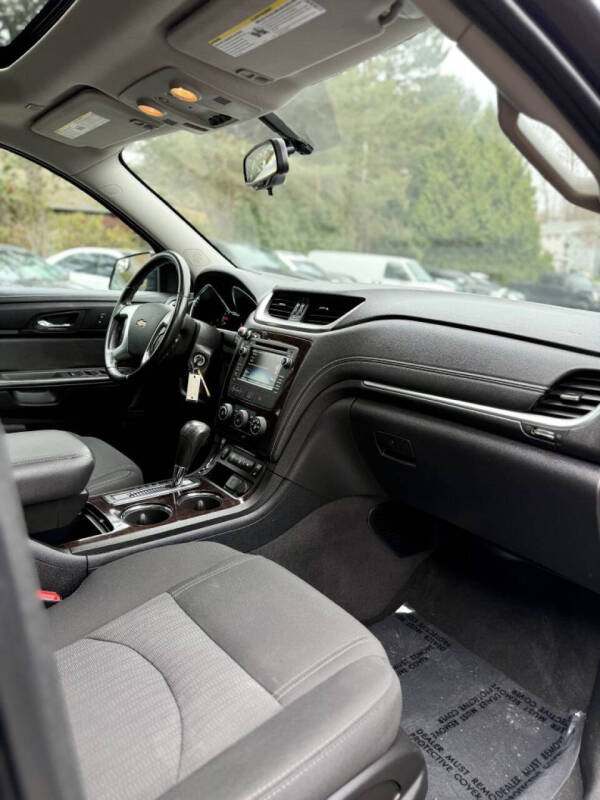 2017 Chevrolet Traverse LT