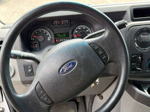 2009 Ford E-Series E-350 SD XLT