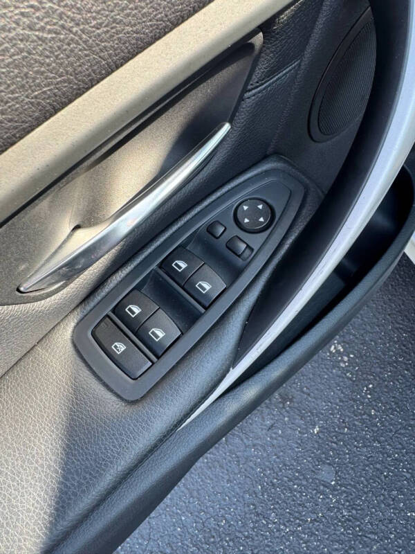 2012 BMW 3 Series 328i