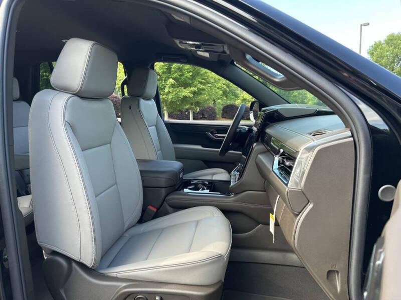 2025 GMC Yukon Elevation