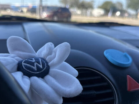 2008 Volkswagen New Beetle Triple White