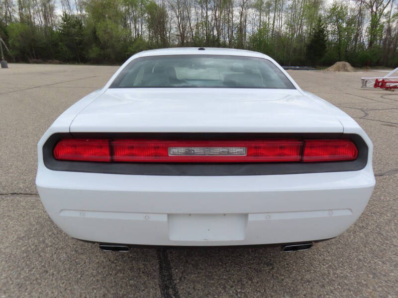 2013 Dodge Challenger SXT Plus