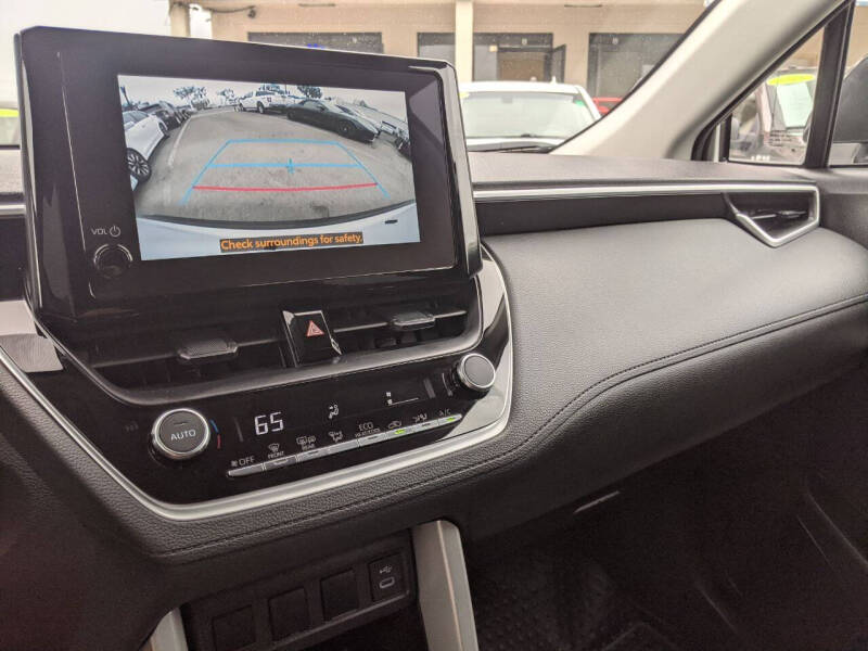 2025 Toyota Corolla Cross LE