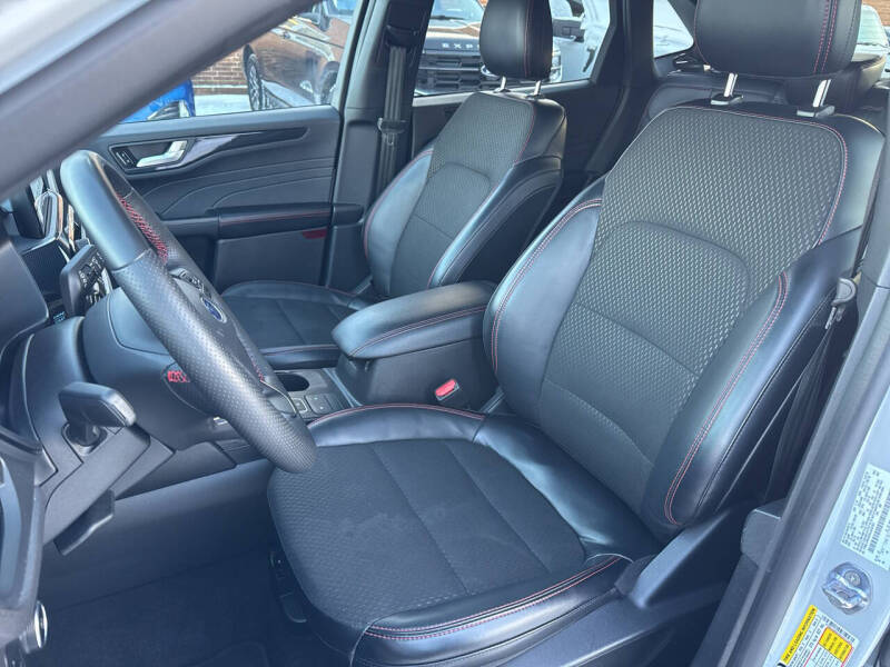 2025 Ford Escape ST-Line Select