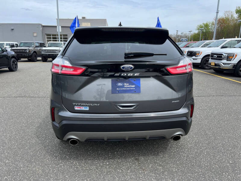 2022 Ford Edge Titanium