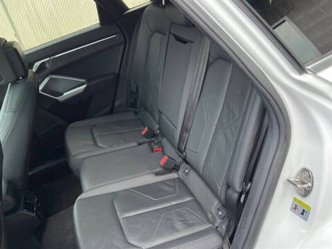 2023 Audi Q3 quattro S line Premium 45 TFSI