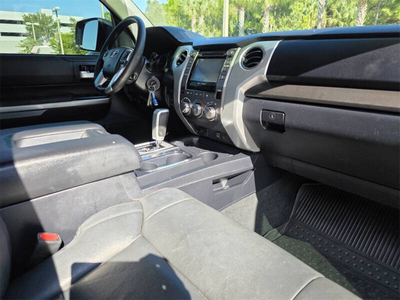 2017 Toyota Tundra SR5