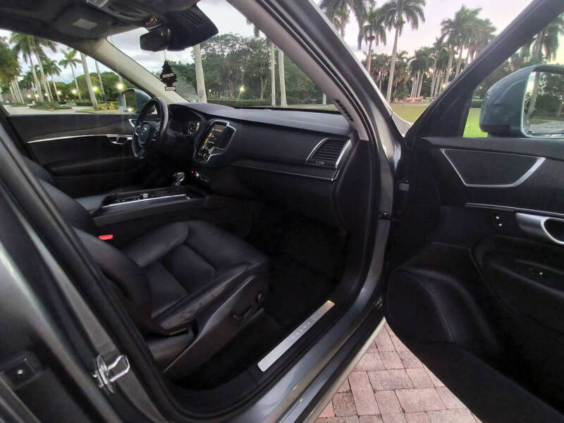 2020 Volvo XC90 T5 Momentum