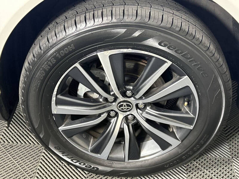 2023 Toyota Venza LE