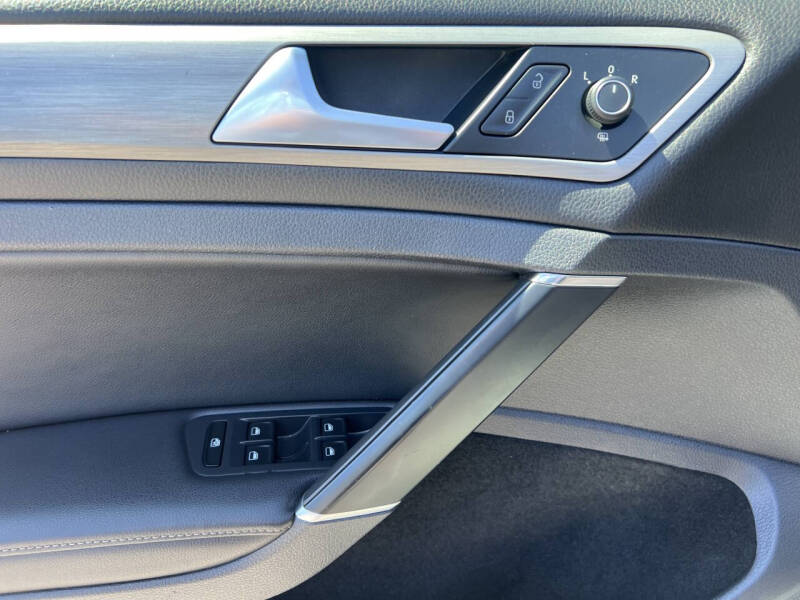 2015 Volkswagen Golf TSI SE