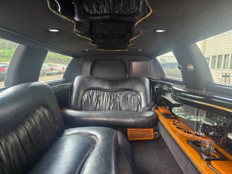 2005 Lincoln Town Car Executive