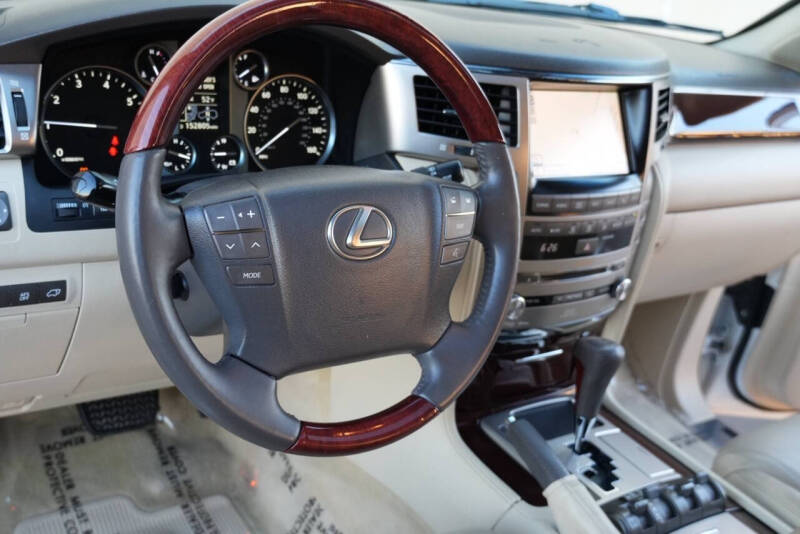 2013 Lexus LX 570