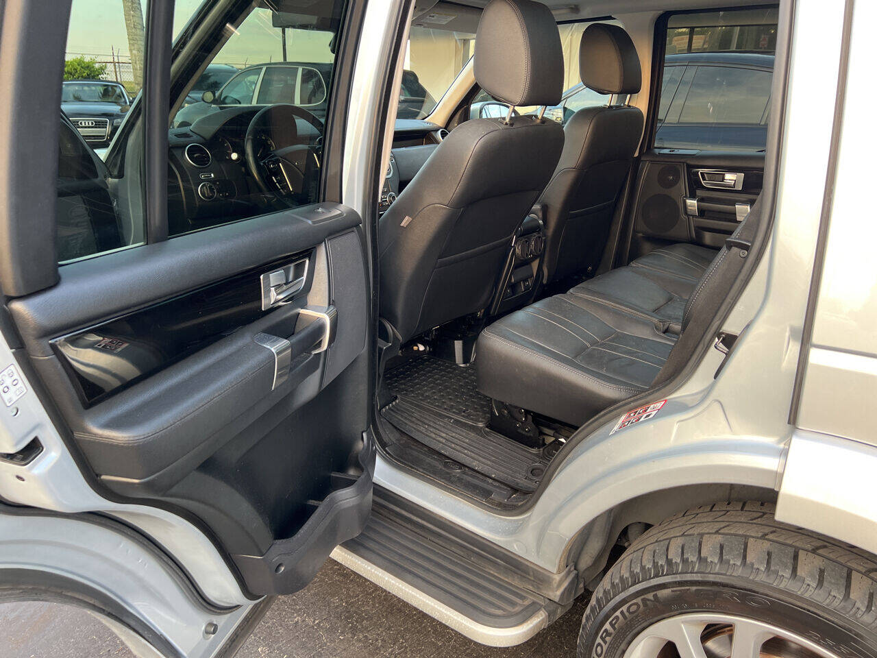 2016 Land Rover LR4  - $20,900