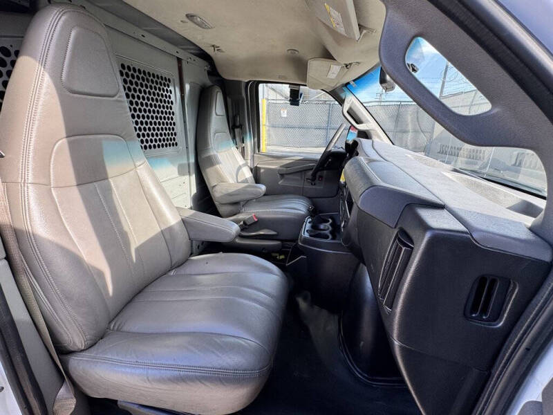 2021 Chevrolet Express 2500