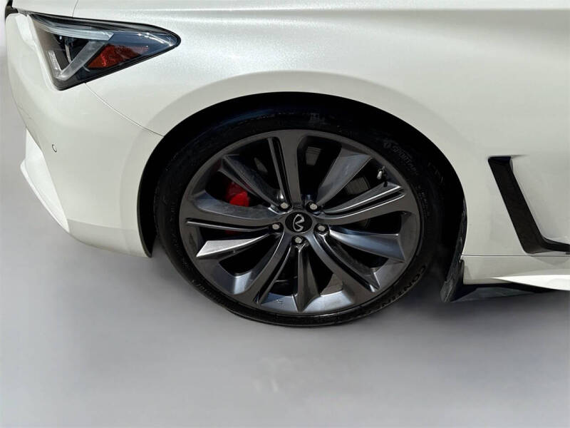 2022 Infiniti Q60 Red Sport 400