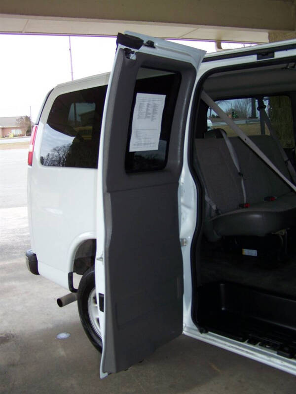 2017 Chevrolet Express LT 2500