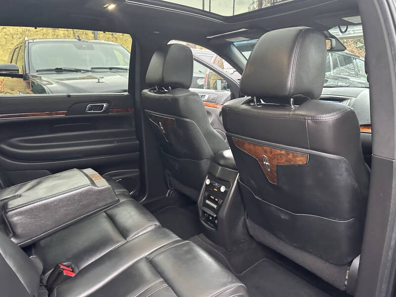 2019 Lincoln MKT Reserve