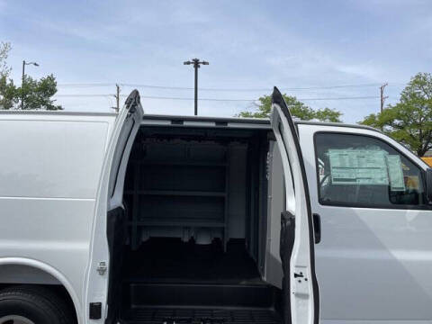 2025 Chevrolet Express 3500