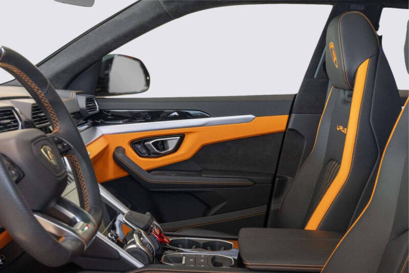 2024 Lamborghini Urus S