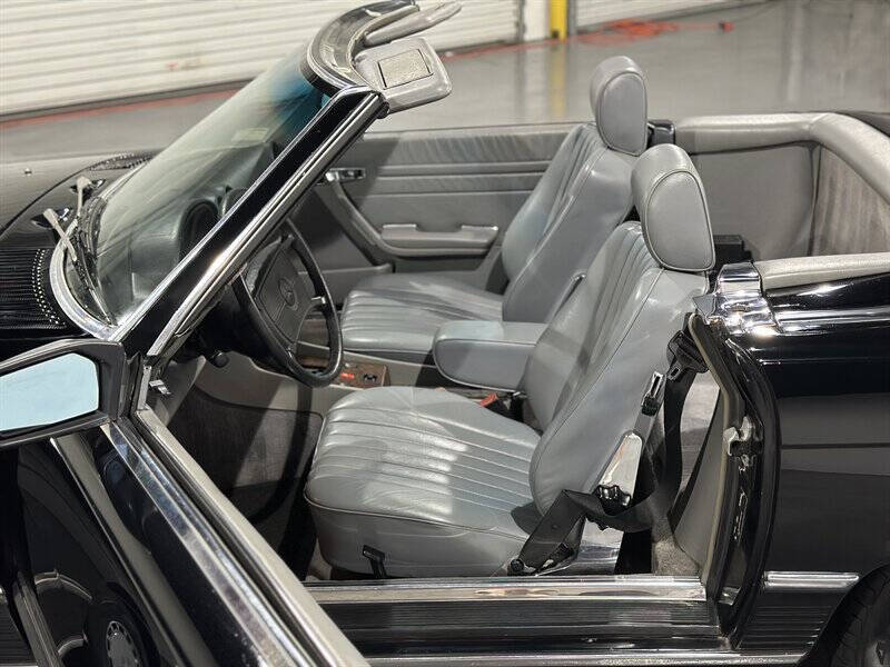 1987 Mercedes-Benz 560-Class 560 SL