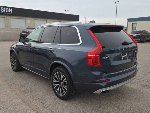 2021 Volvo XC90 T6 Momentum 7-Passenger