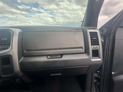 2024 RAM 1500 Classic SLT