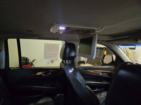 2018 Cadillac Escalade ESV Luxury