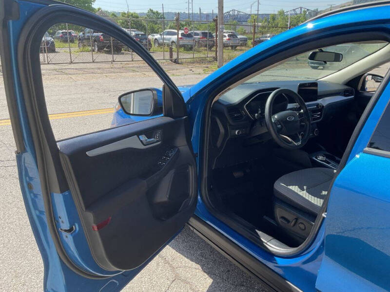 2020 Ford Escape SE