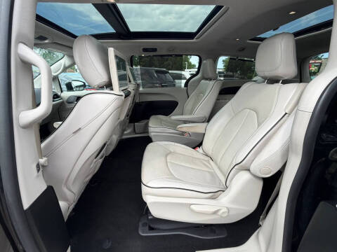 2018 Chrysler Pacifica Hybrid Limited